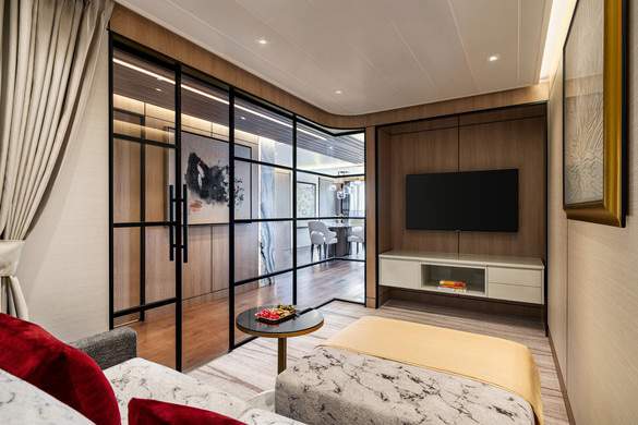 Oceania Cruises A-Class Oceania Suite 3.jpg